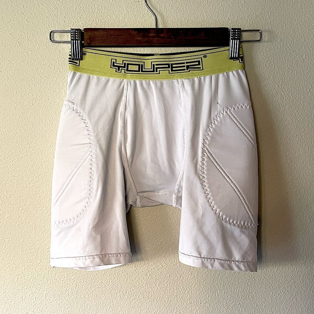 Youth Boys, Youper, White, Athletic Compression Shorts. Size Medium (8-10).